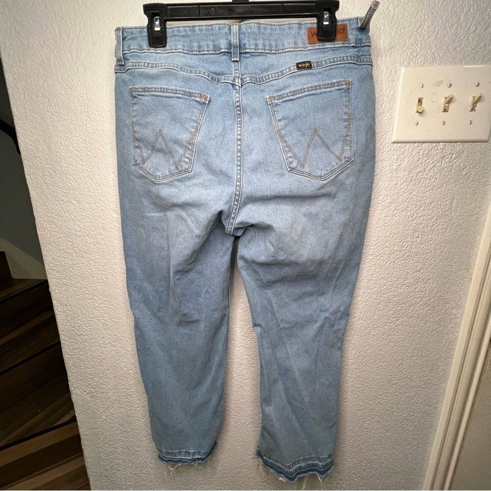 Wrangler High Rise True Straight Cropped Light Blue Women’s Plus Jeans Sz 16/26 - Picture 3 of 13